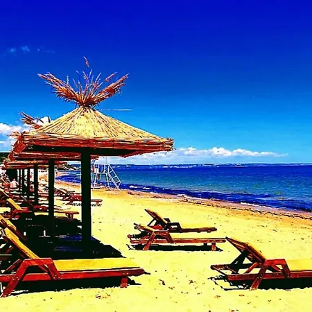 Rosa Rogosa Lägenhet *