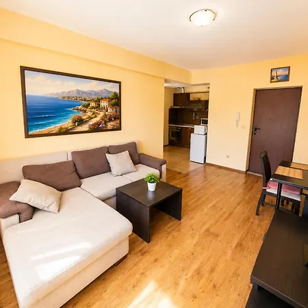 Rosa Rogosa Apartament Nisipurile de Aur